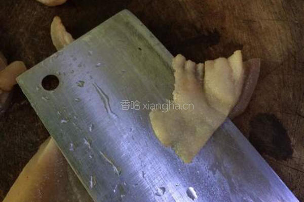 猪皮炒酸豆角的做法图解2