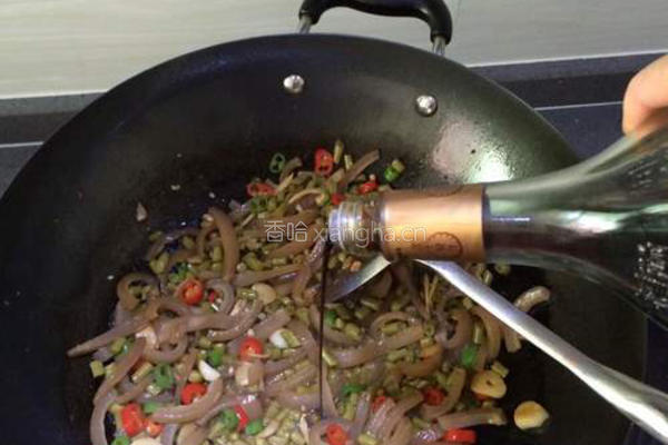 猪皮炒酸豆角的做法图解9