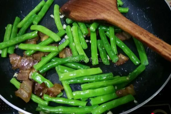 四季豆炒腊肉的做法图解7