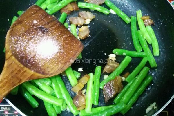 四季豆炒腊肉的做法图解8