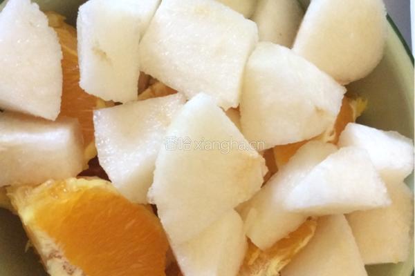 雪梨香橙蜂蜜饮的做法图解1