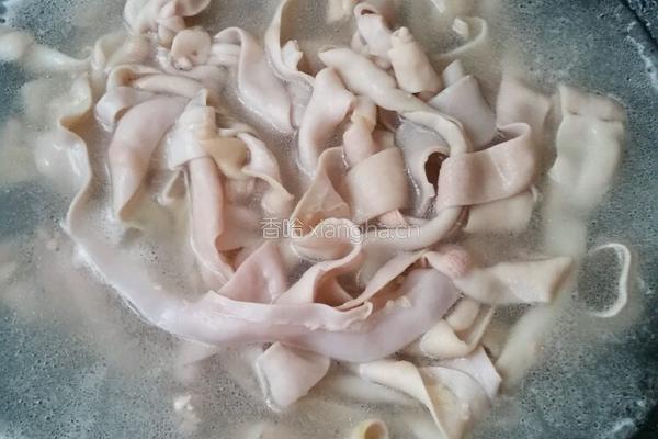 酱辣鸡鸭肠子的做法图解4