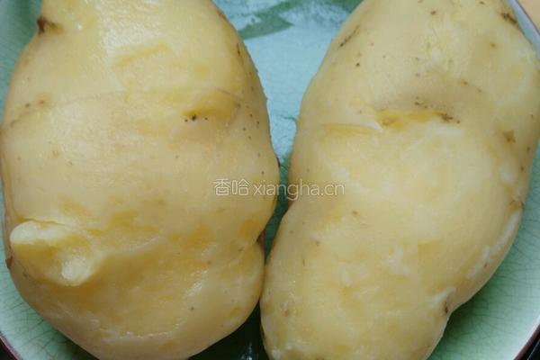 香煎三文鱼薯饼的做法图解3