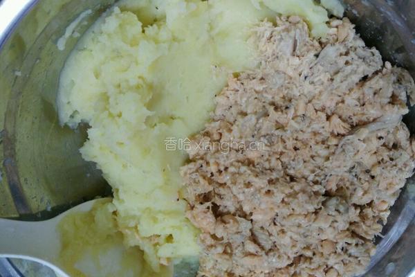 香煎三文鱼薯饼的做法图解5
