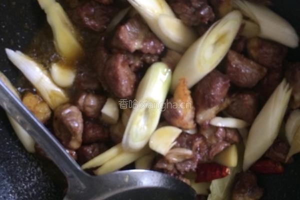 胡萝卜炖牛腩的做法图解5