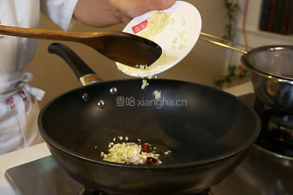 韭菜炒鸭血的做法图解5