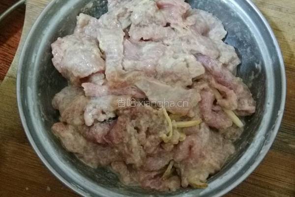 芹菜炒牛肉的做法图解2