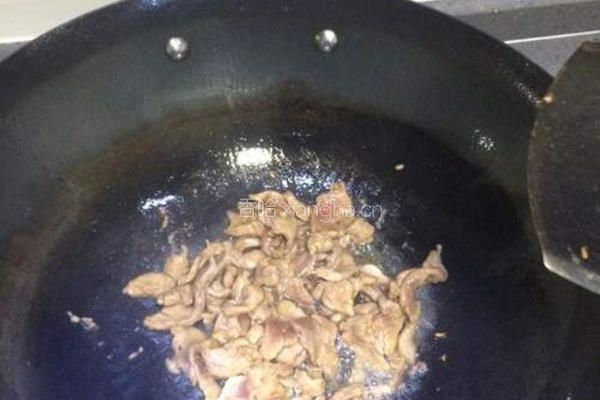 木耳炒肉的做法图解4