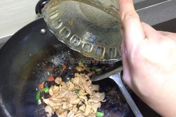 木耳炒肉的做法图解7