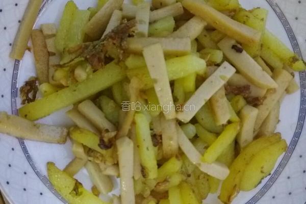 土豆条炒鸡肉肠的做法图解5