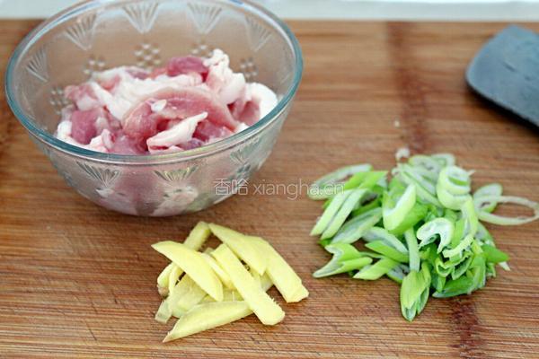 大白菜炖冻豆腐的做法图解2
