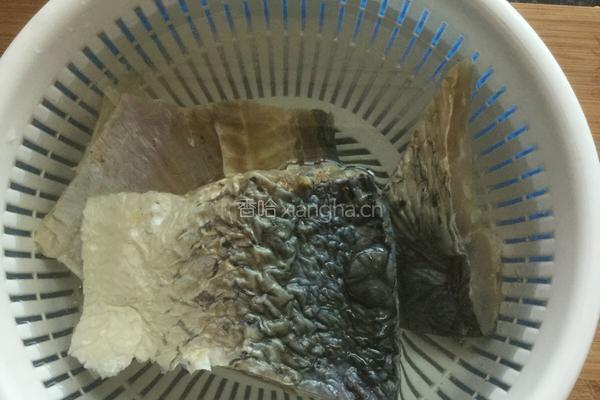 五花肉烧咸鱼的做法图解1