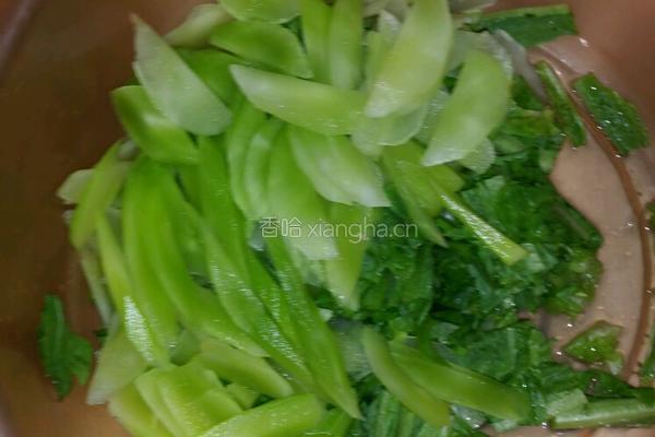 萵笋叶炒莴笋的做法图解1