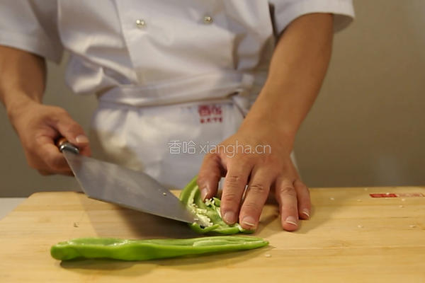 杏鲍菇炒肉片的做法图解2