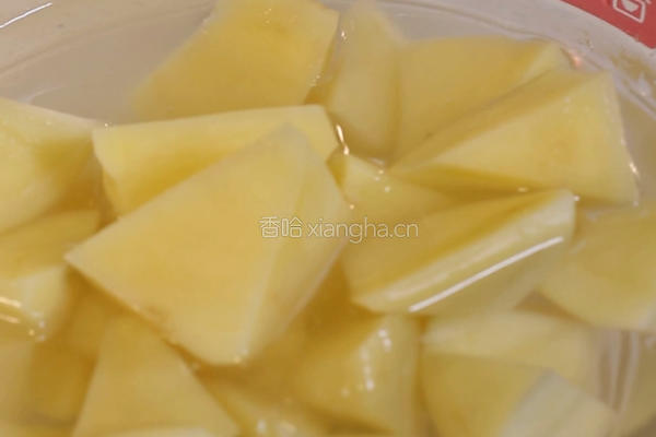 土豆烧鸡块的做法图解2