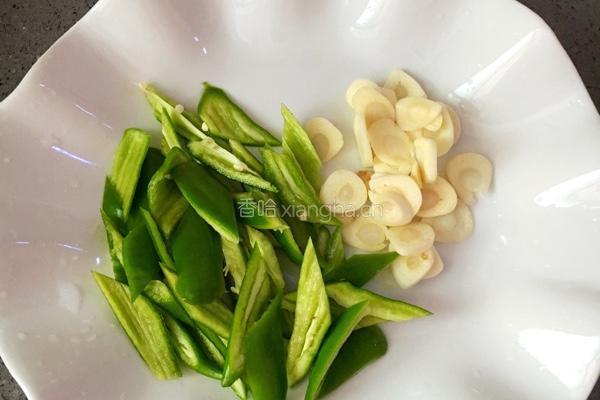香菇炒肉的做法图解4