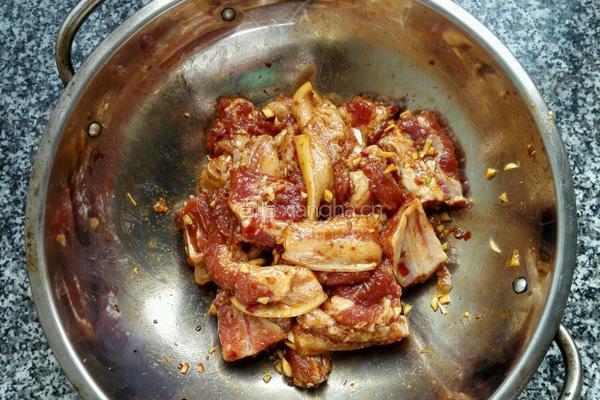 粉蒸排骨五花肉的做法图解3
