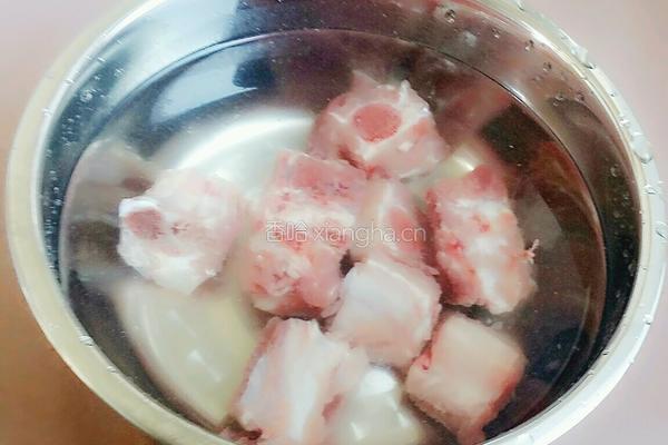 木瓜银耳排骨汤的做法图解3