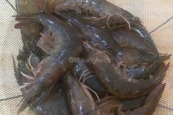 椒盐虾的做法图解1