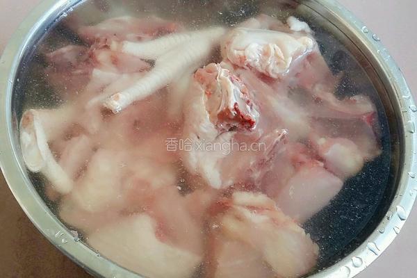 淮山木耳鸡汤的做法图解3