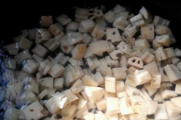 老干妈拌藕丁的做法图解1