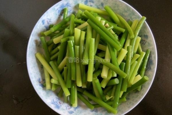 蒜苔炒肉的做法图解4