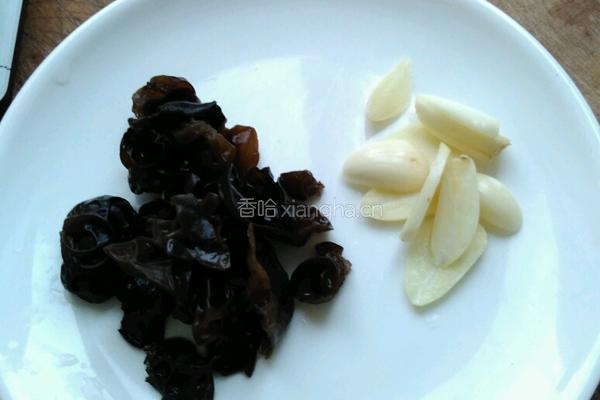 素炒青笋的做法图解2