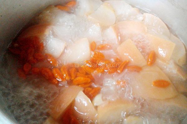 银耳煲梨水的做法图解6