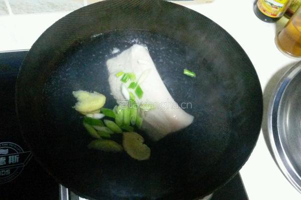 蒜泥白肉的做法图解1