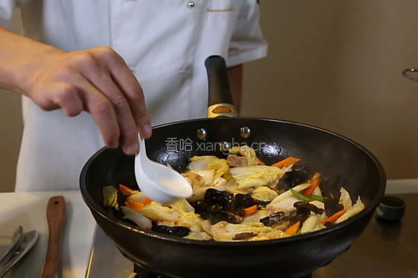 白菜猪肉炒木耳的做法图解10