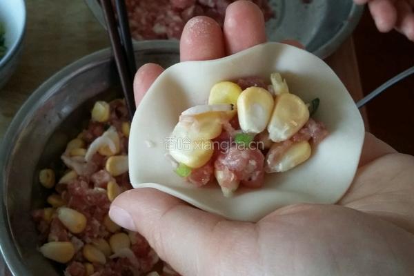 玉米饺子的做法图解3
