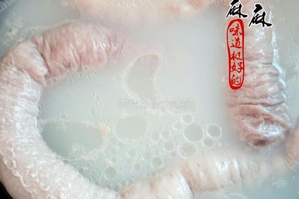 尖椒炒大肠的做法图解2