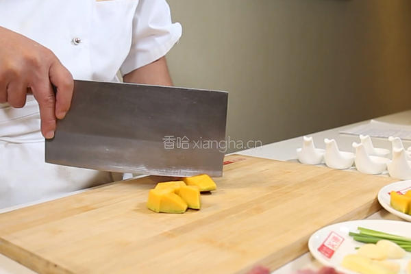 南瓜炖鸭块的做法图解2