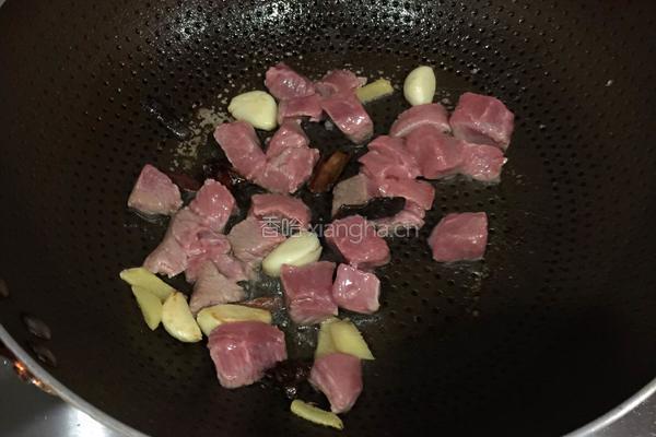 土豆焖牛肉的做法图解4