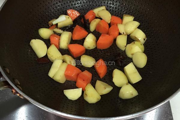 土豆焖牛肉的做法图解6