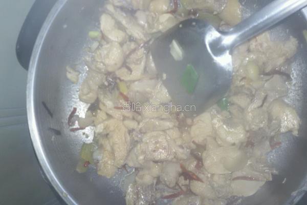 萝卜土豆炖鸡架的做法图解3