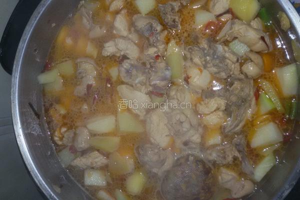 萝卜土豆炖鸡架的做法图解4