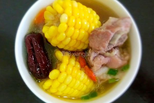 胡萝卜玉米排骨汤的做法图解7
