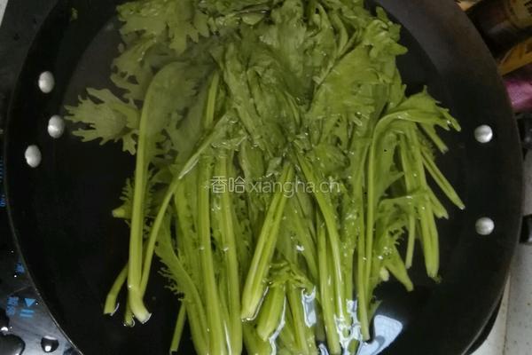 瘦肉抄芥菜。的做法图解2