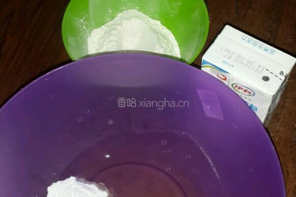 千层皮火龙果蛋糕的做法图解1