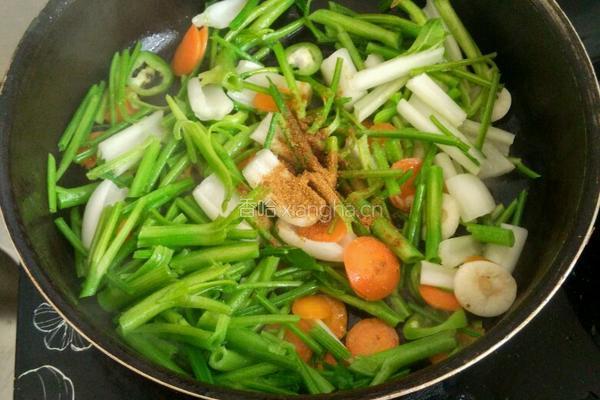 菠菜烩丸子的做法图解6