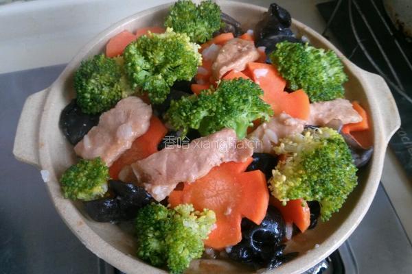 胡萝卜瘦肉煲仔饭的做法图解11