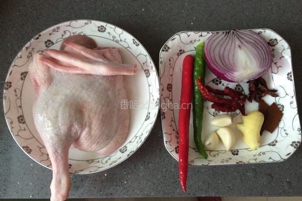 香辣啤酒鸭的做法图解1