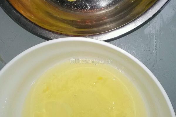 戚风蛋糕的做法图解2