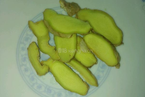 萝卜玉米鸡汤的做法图解1
