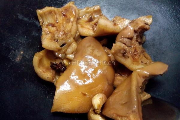 豉油卤猪头皮的做法图解4