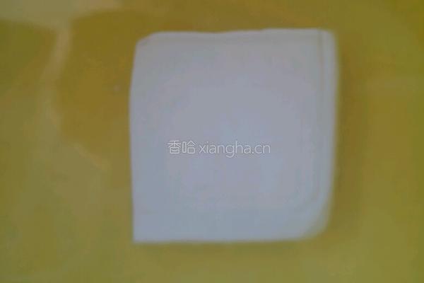 香菇炖豆腐的做法图解2