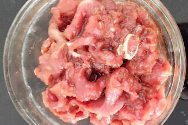 芹菜炒牛肉的做法图解5
