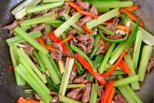 芹菜炒牛肉的做法图解10