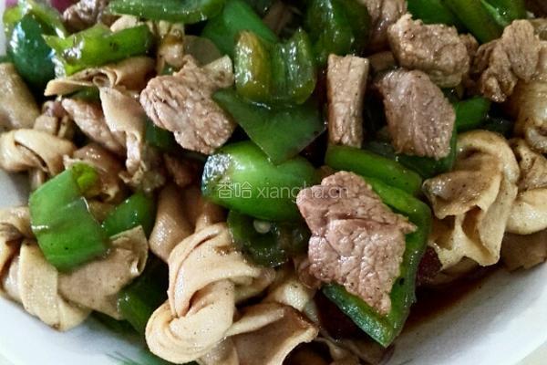 青椒百叶结炒肉块